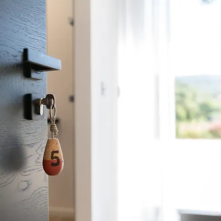 Bed & Breakfast Les Roches Blanches-montferrat *